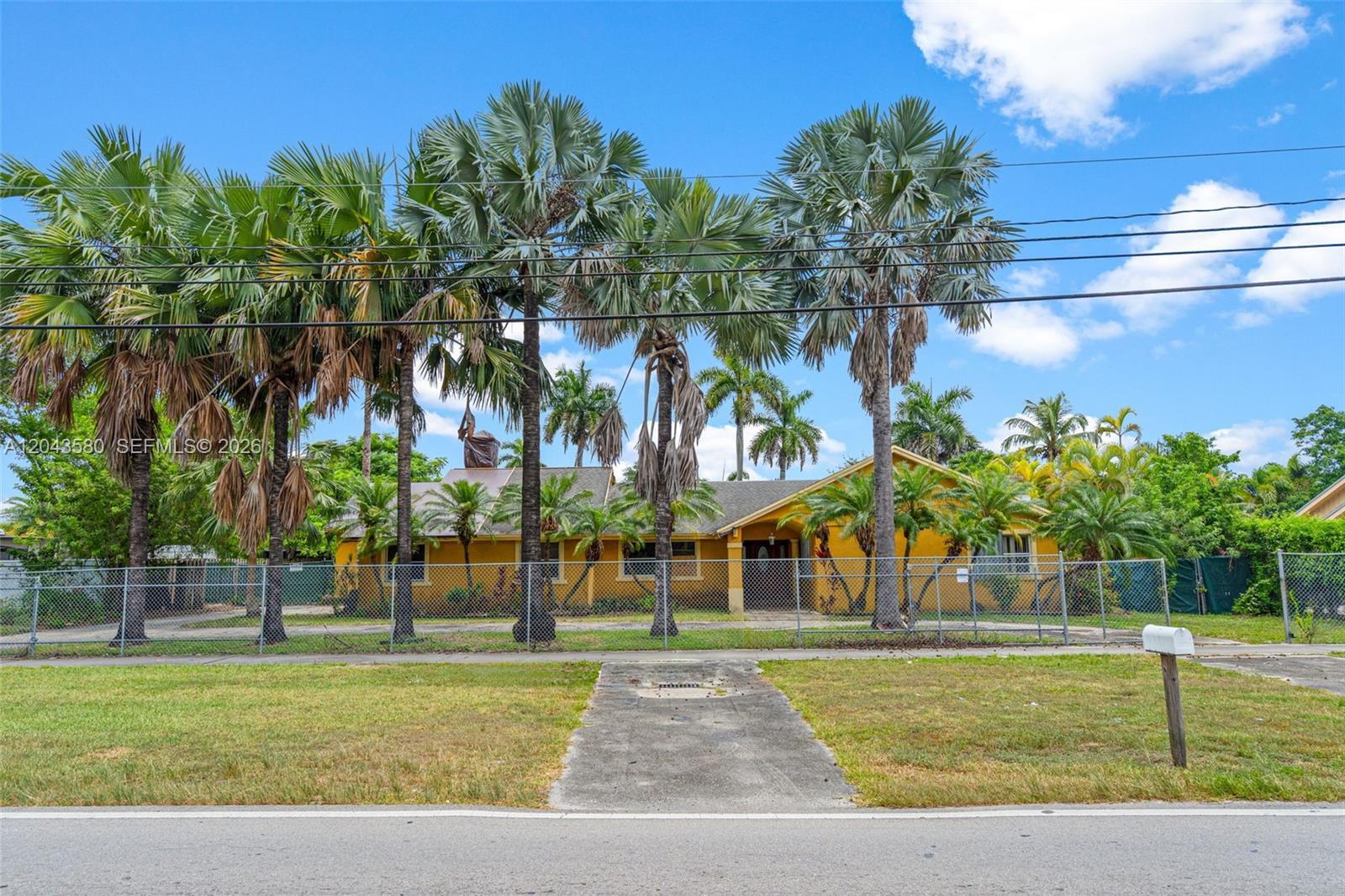 15979 SW 288th St, Homestead FL 33033 photo 2