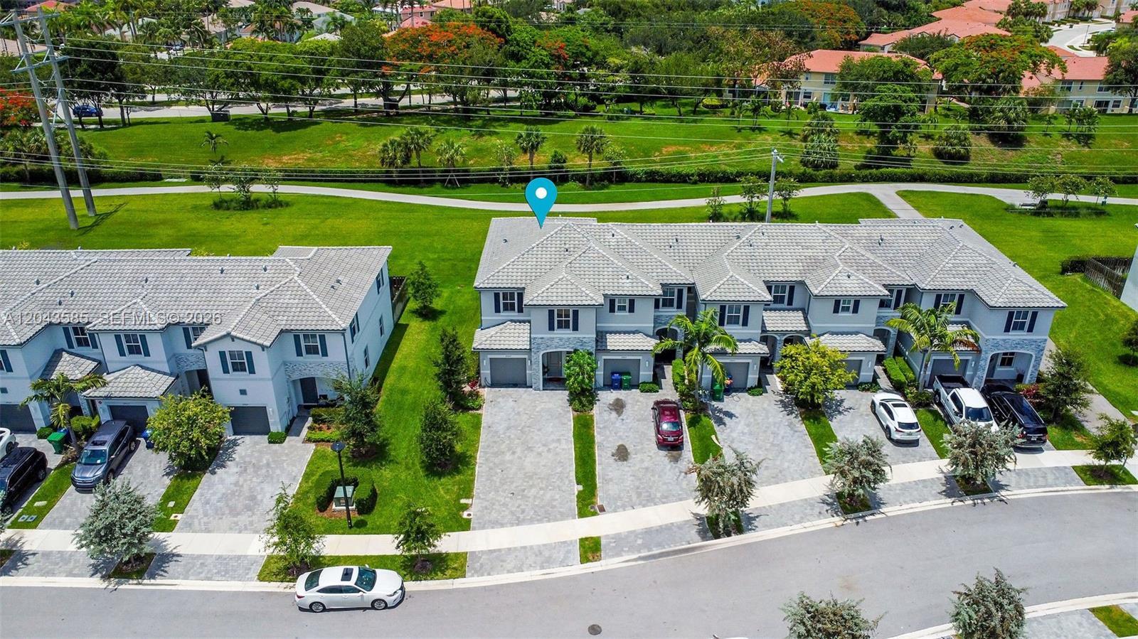 11889 NW 47th Mnr, Coral Springs FL 33076 photo 4