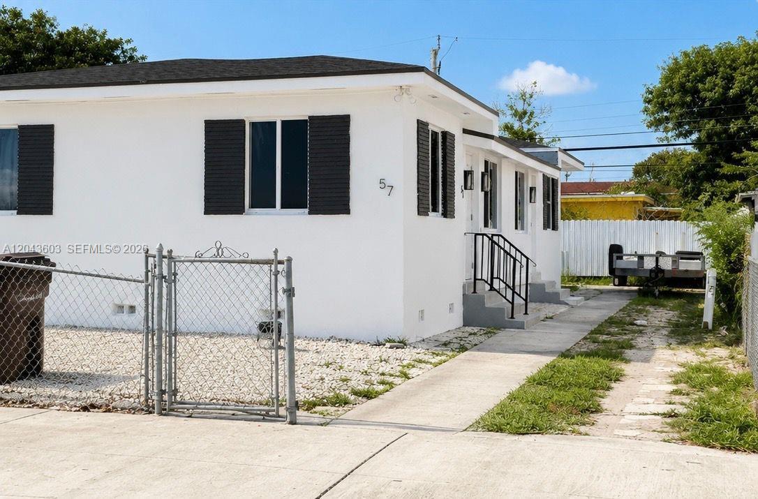 59 E 10th St, Hialeah FL 33010 photo 2
