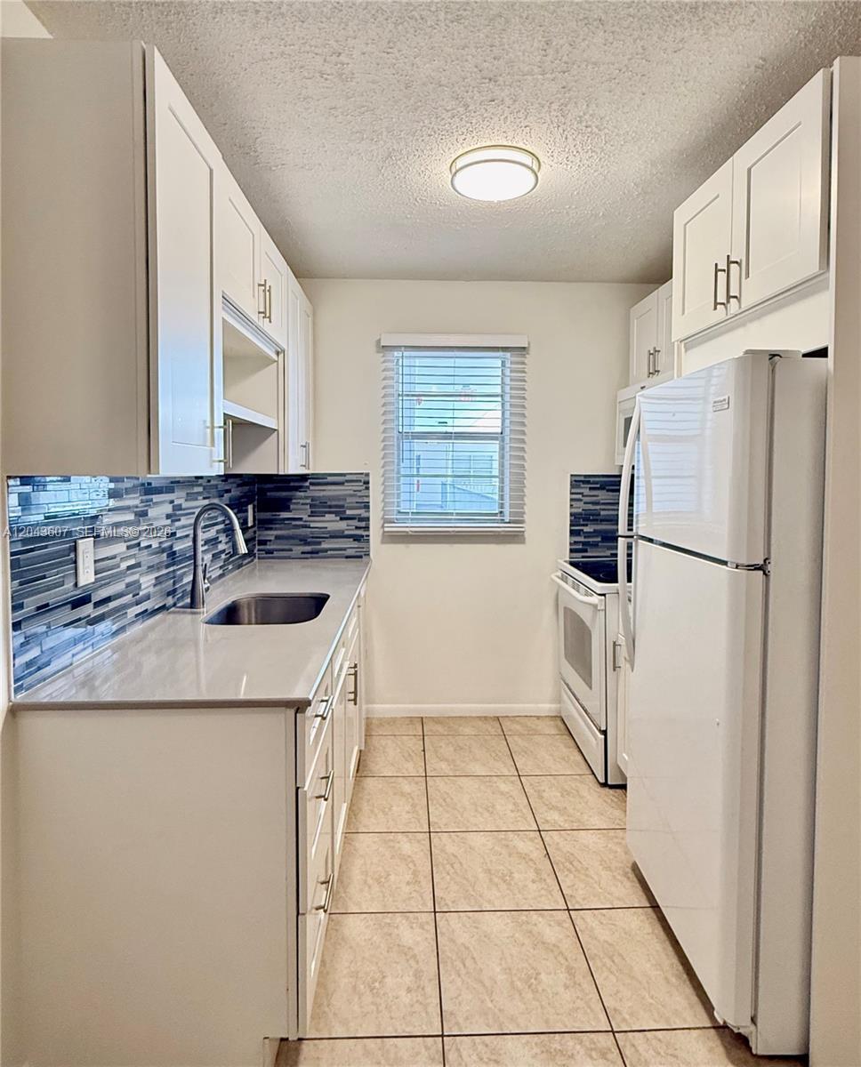 30 SE 4th Ave # 206, Hallandale Beach FL 33009