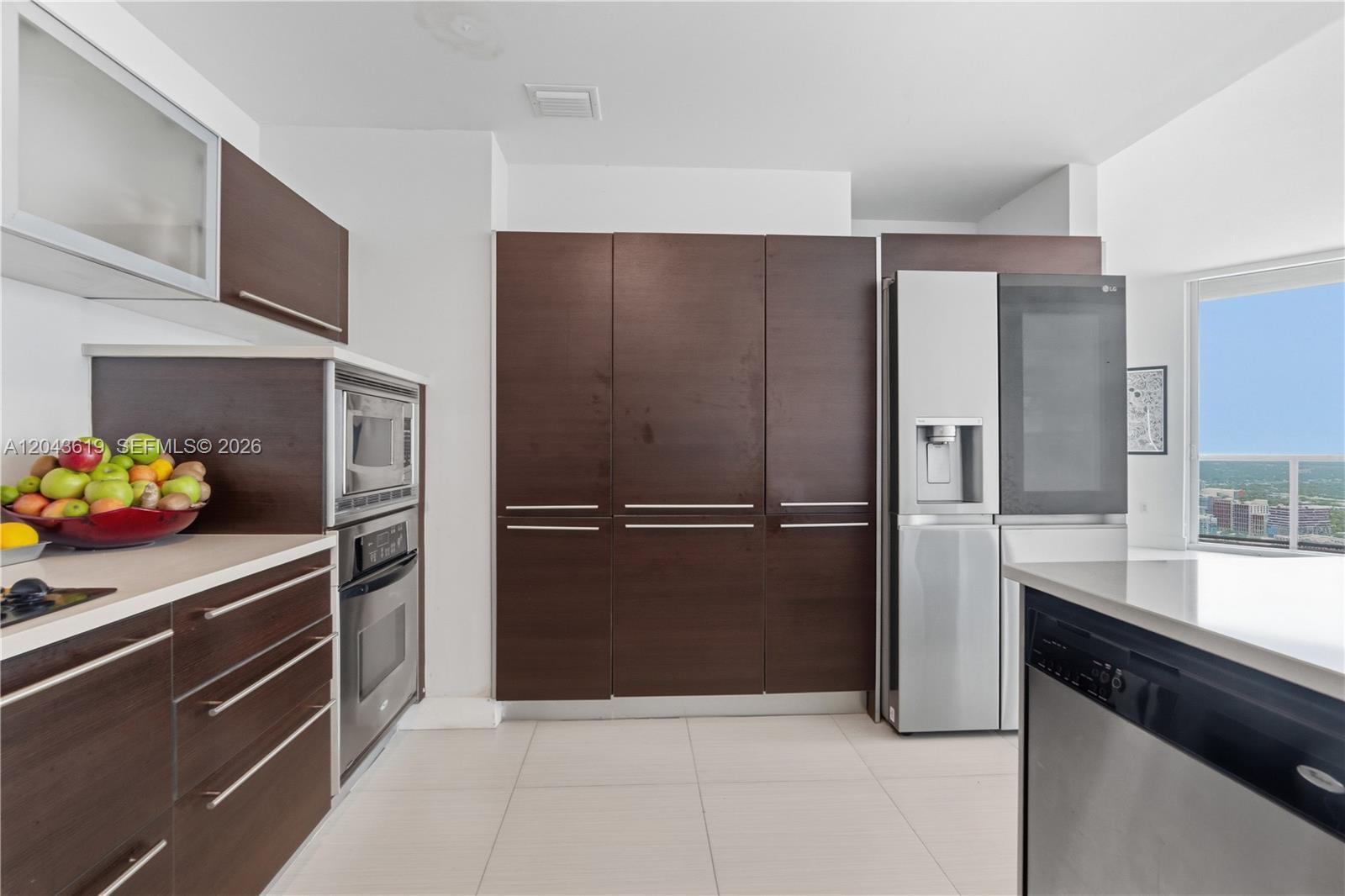 1900 N Bayshore Dr, Miami FL 33132 photo 5