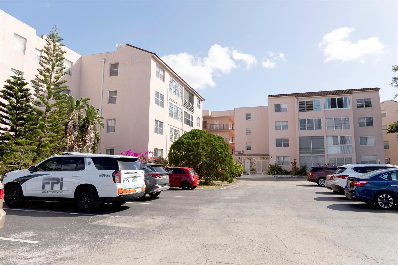 2851 Somerset Drive # 116, Lauderdale Lakes FL 33311