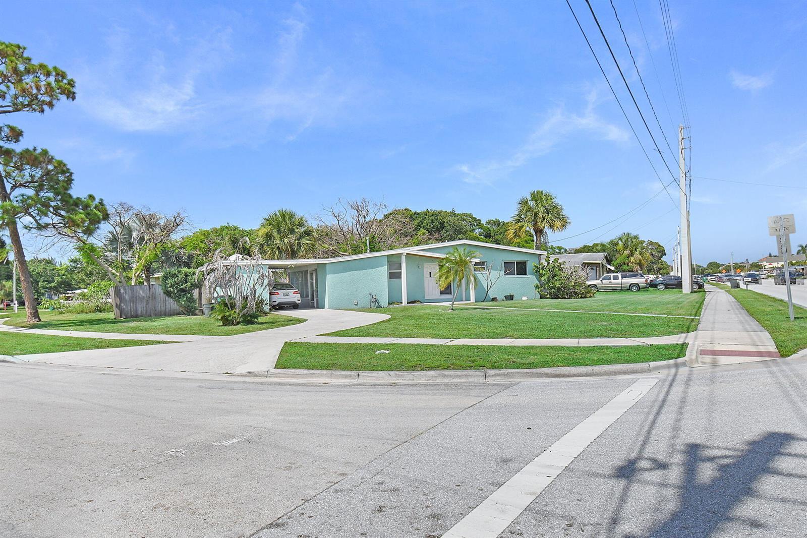 201 NE Prima Vista Boulevard, Port St. Lucie FL 34983 photo 2