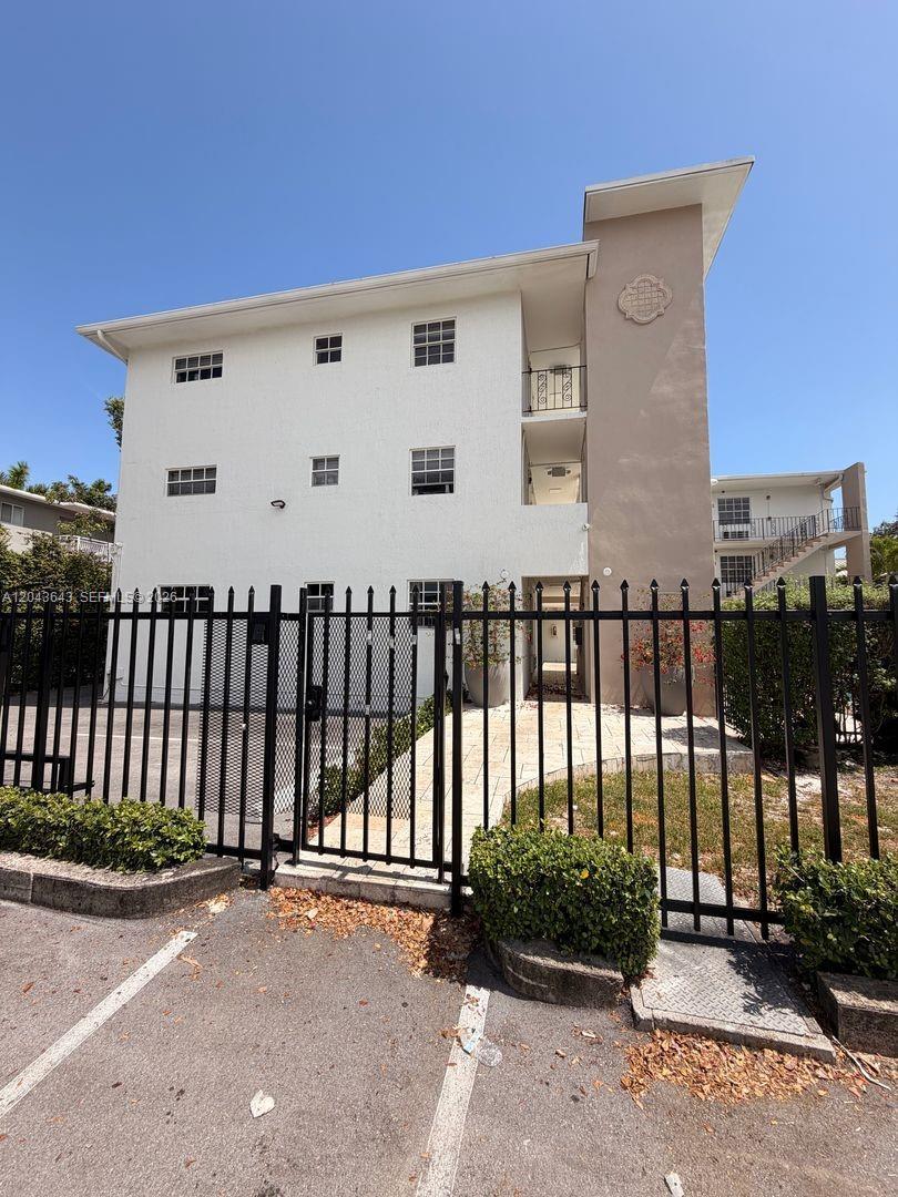 3270 W Trade Ave # 14, Miami FL 33133 photo 2