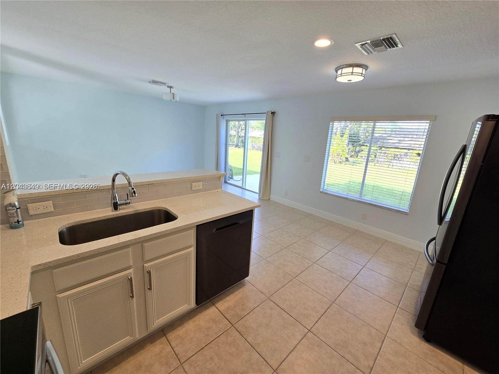 4670 SE Graham Dr, Stuart FL 34997 photo 3