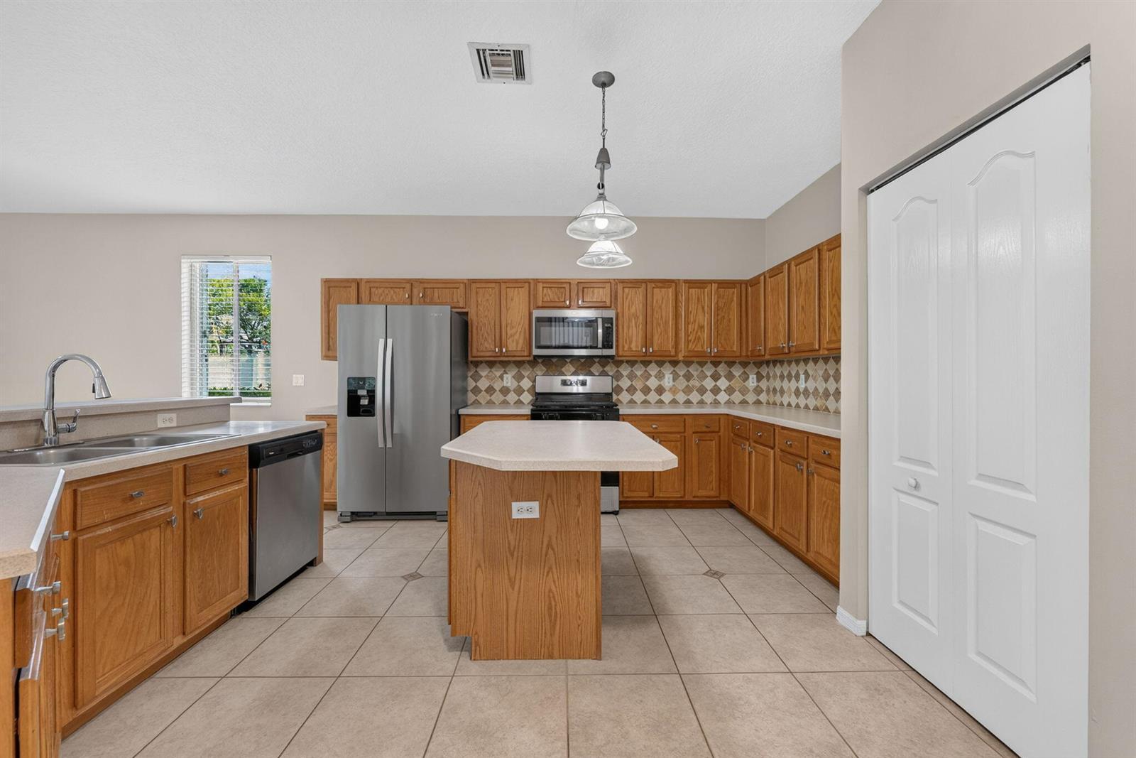 6775 SW 195th Avenue, Fort Lauderdale FL 33332 photo 5