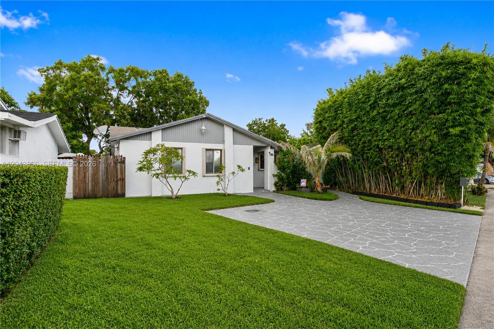 5065 NW 195th Ln, Miami Gardens FL 33055 photo 3
