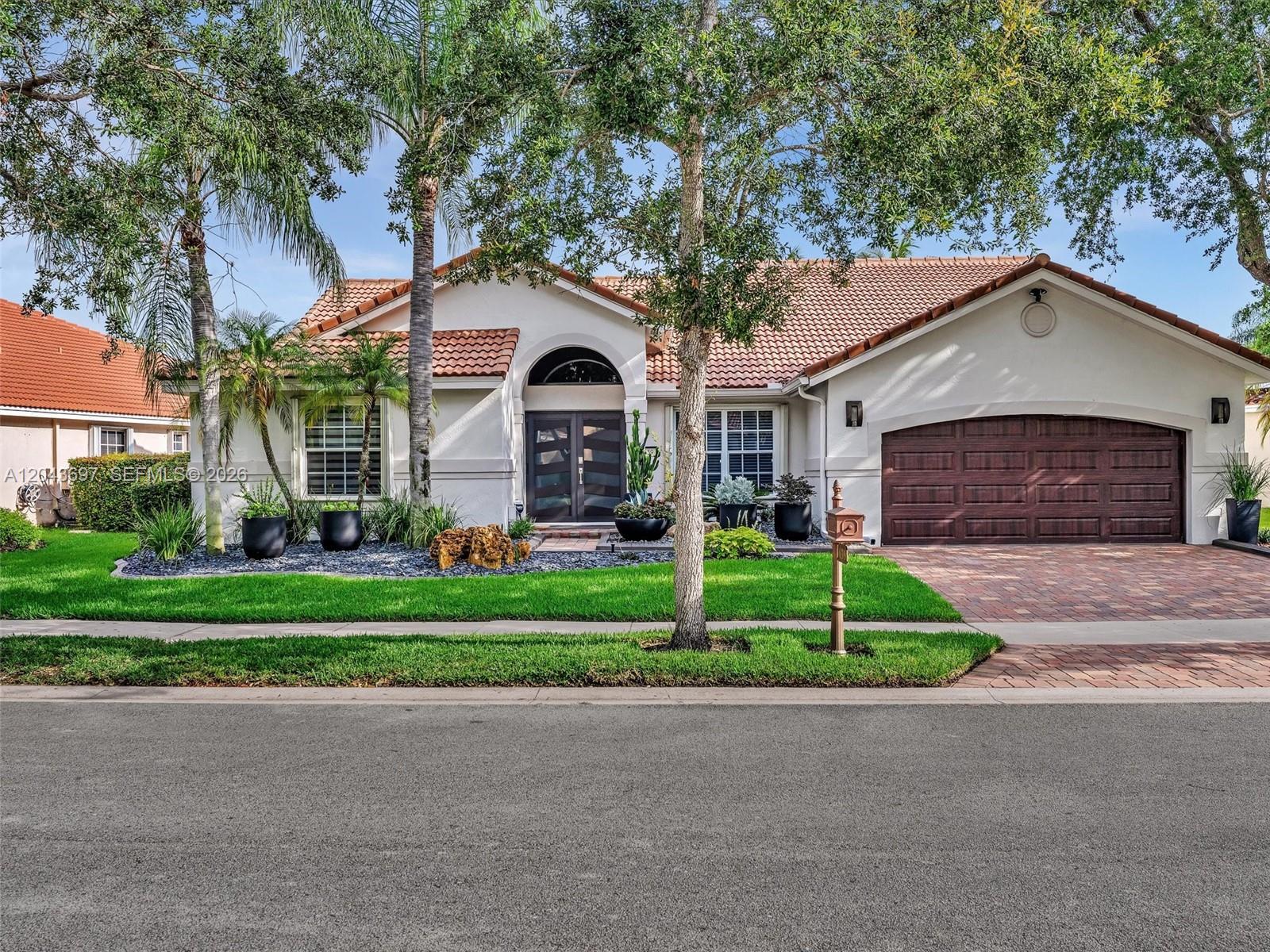 639 Verona Pl, Weston FL 33326