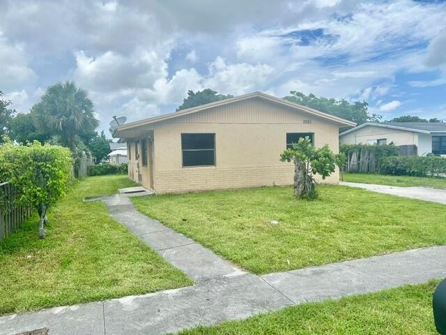 2951 NW 8th Street, Pompano Beach FL 33069