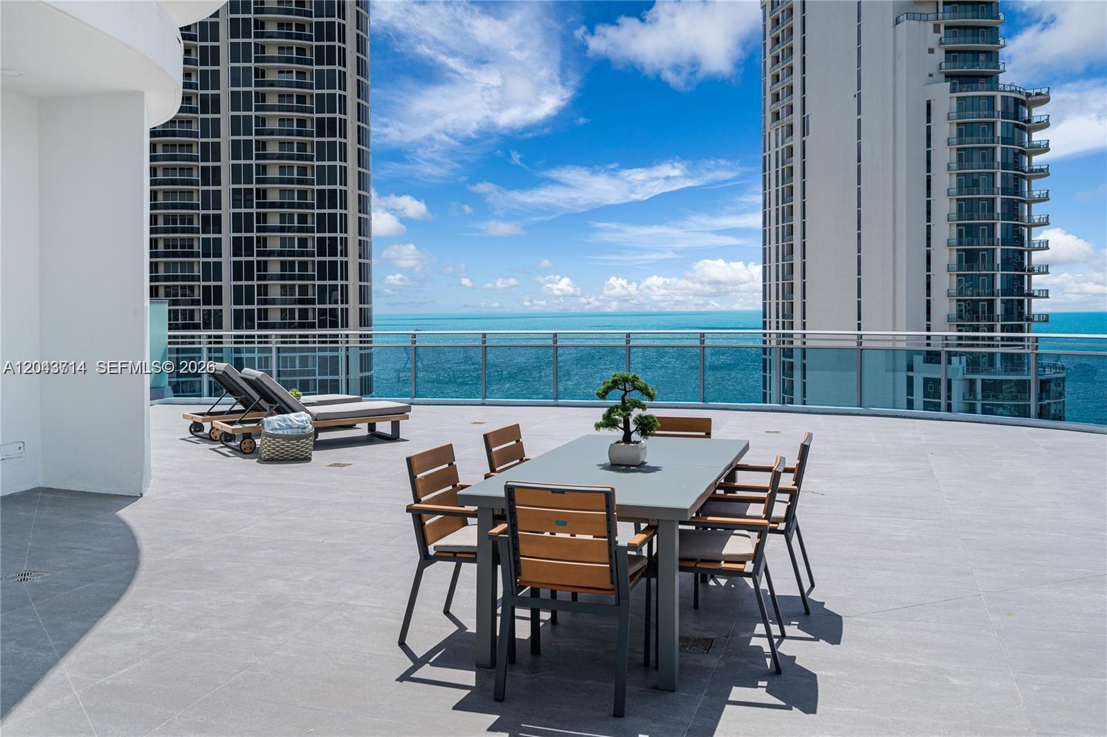 17550 Collins Ave, Sunny Isles Beach FL 33160 photo 4
