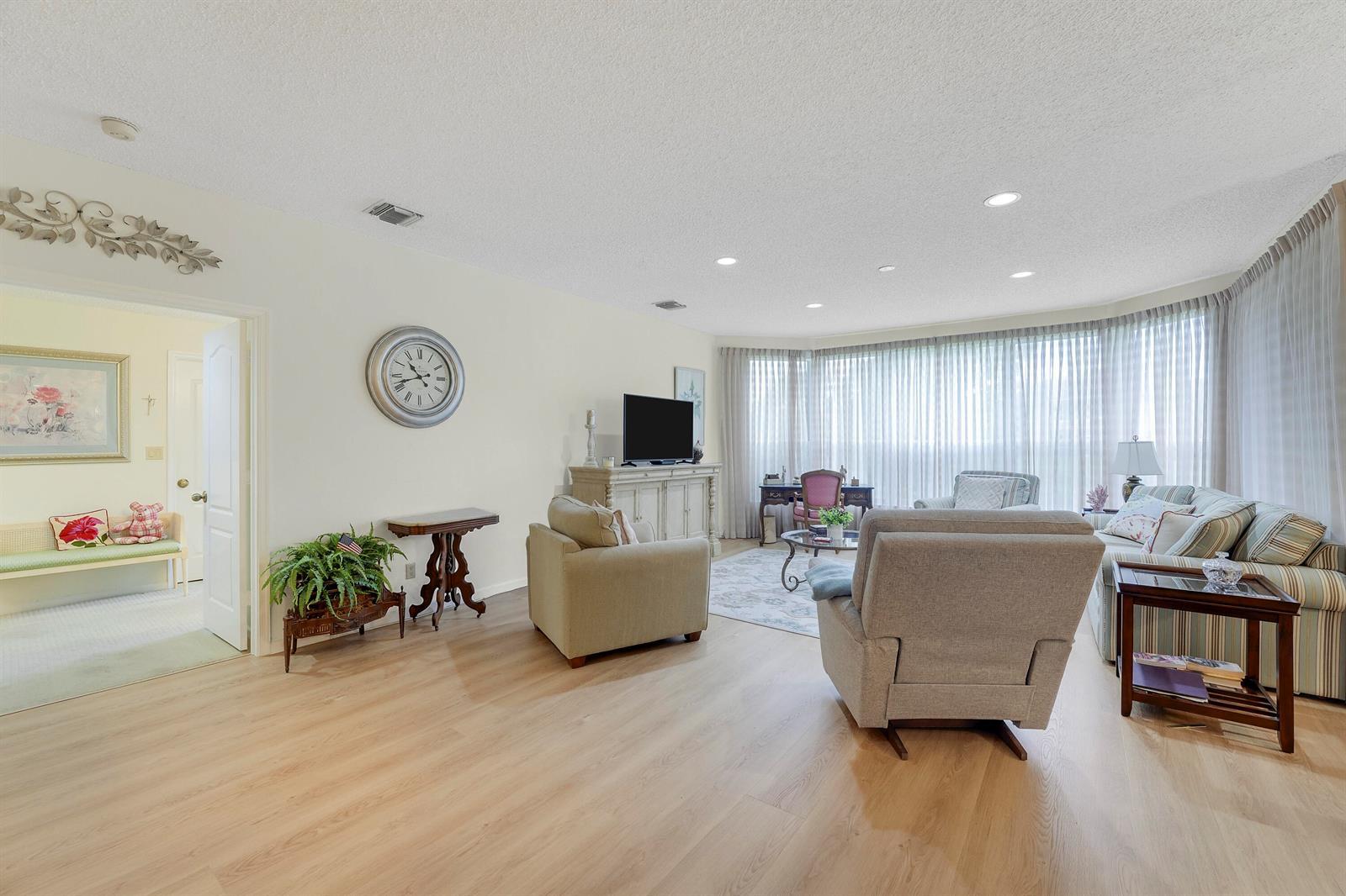 110 Legendary Circle, Palm Beach Gardens FL 33418 photo 4