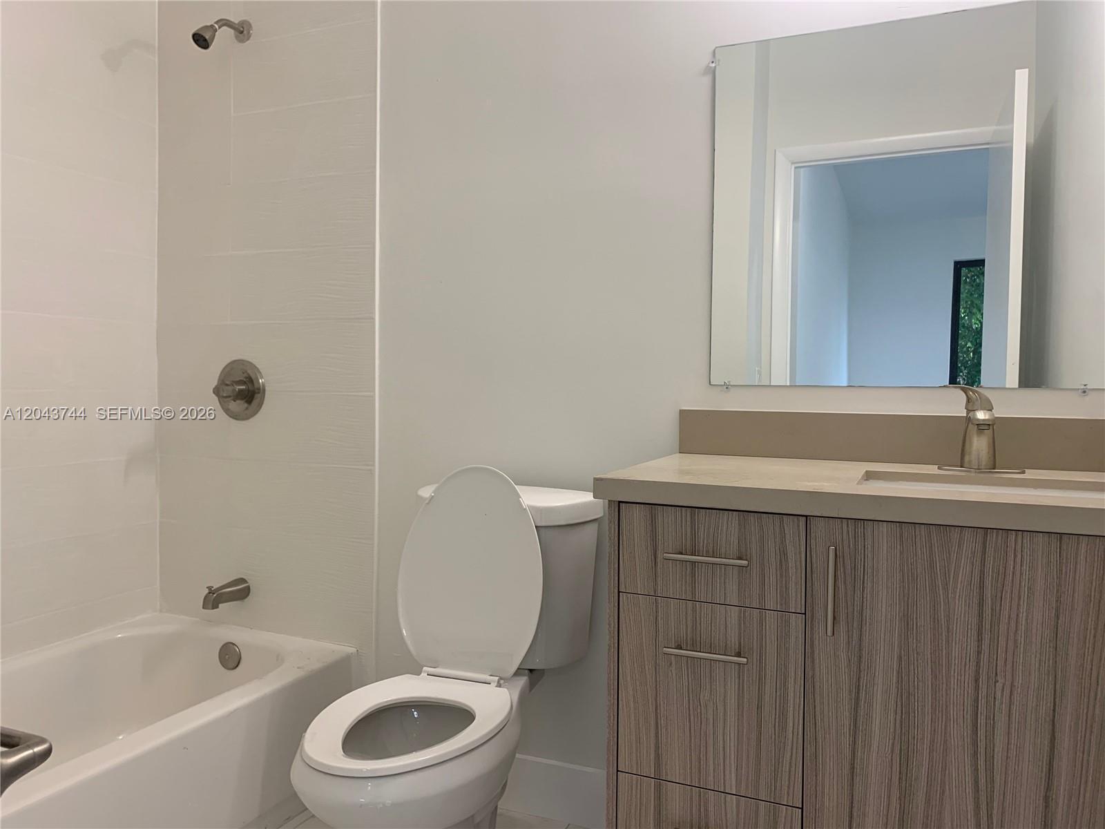 211 NW 7th Ct # B, Hallandale Beach FL 33009 photo 2