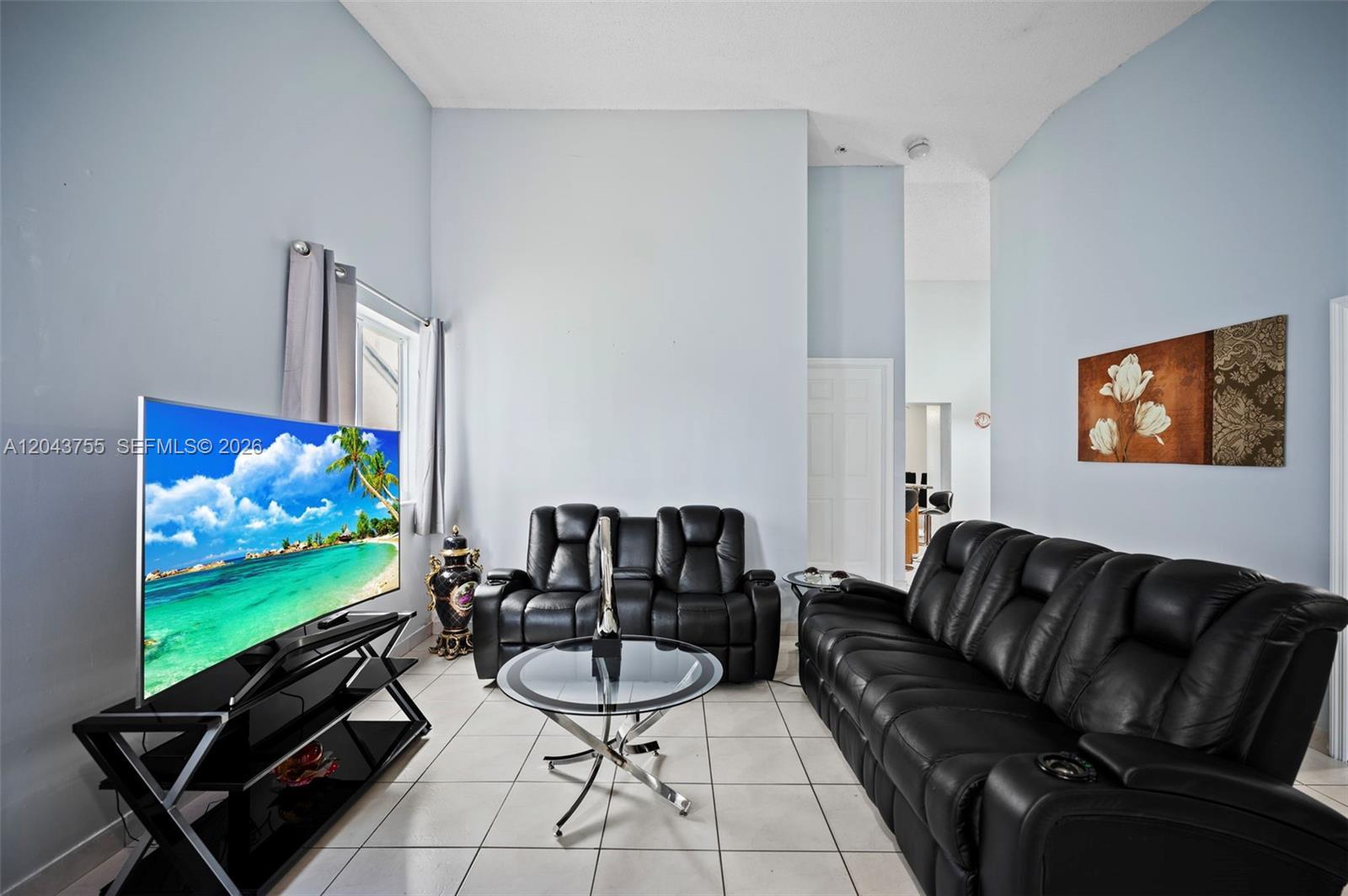 7581 W 29th Way, Hialeah FL 33018 photo 5