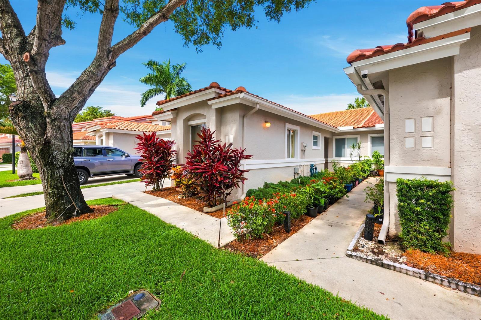 10432 Lake Vista Circle, Boca Raton FL 33498 photo 3
