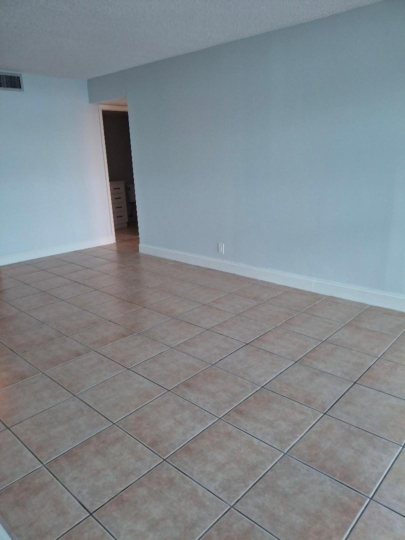 105 Lake Emerald Drive # 406, Oakland Park FL 33309 photo 5