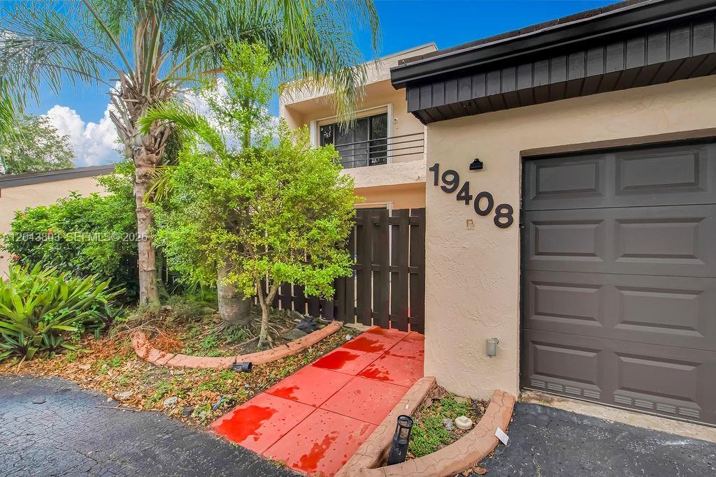 19408 W Lake Dr, Hialeah FL 33015 photo 3