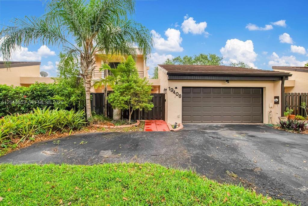 19408 W Lake Dr, Hialeah FL 33015