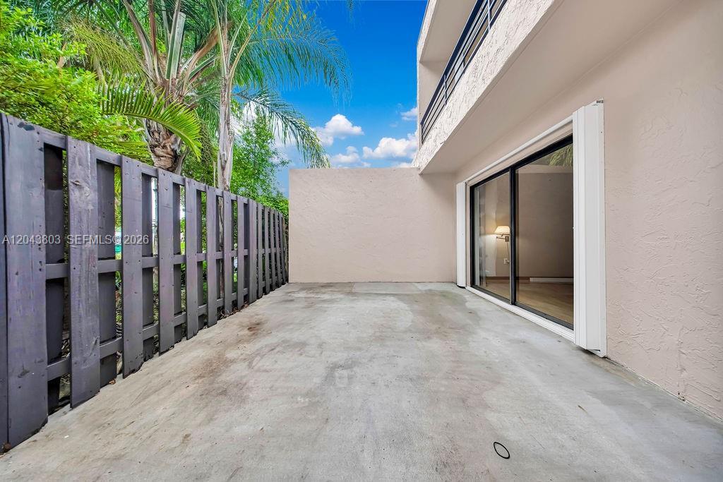 19408 W Lake Dr, Hialeah FL 33015 photo 4