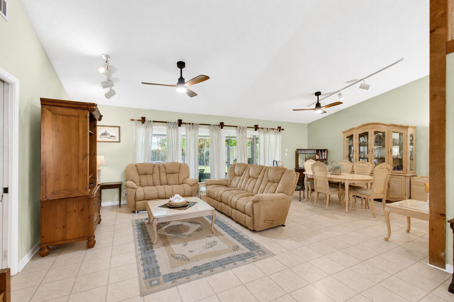 2400 SW 19th Avenue, Boynton Beach FL 33426 photo 4