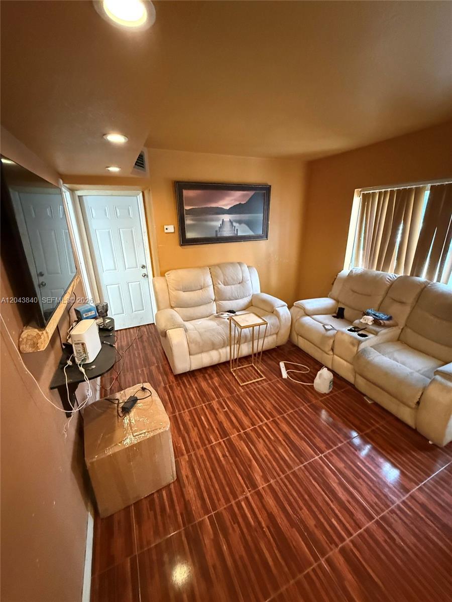 15505 Hayes Ln, Homestead FL 33033 photo 3