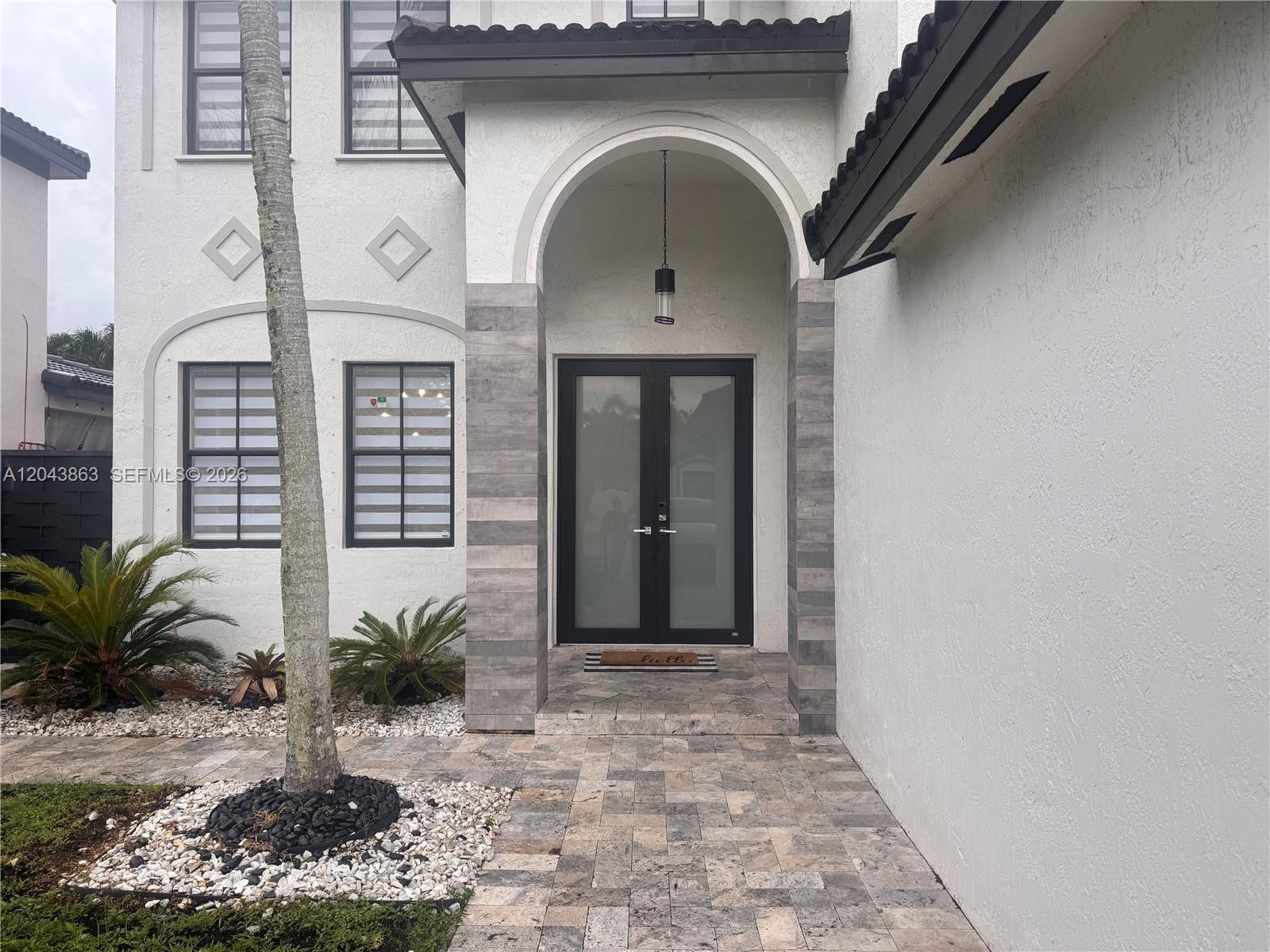 15376 SW 13th Ter, Miami FL 33194 photo 2