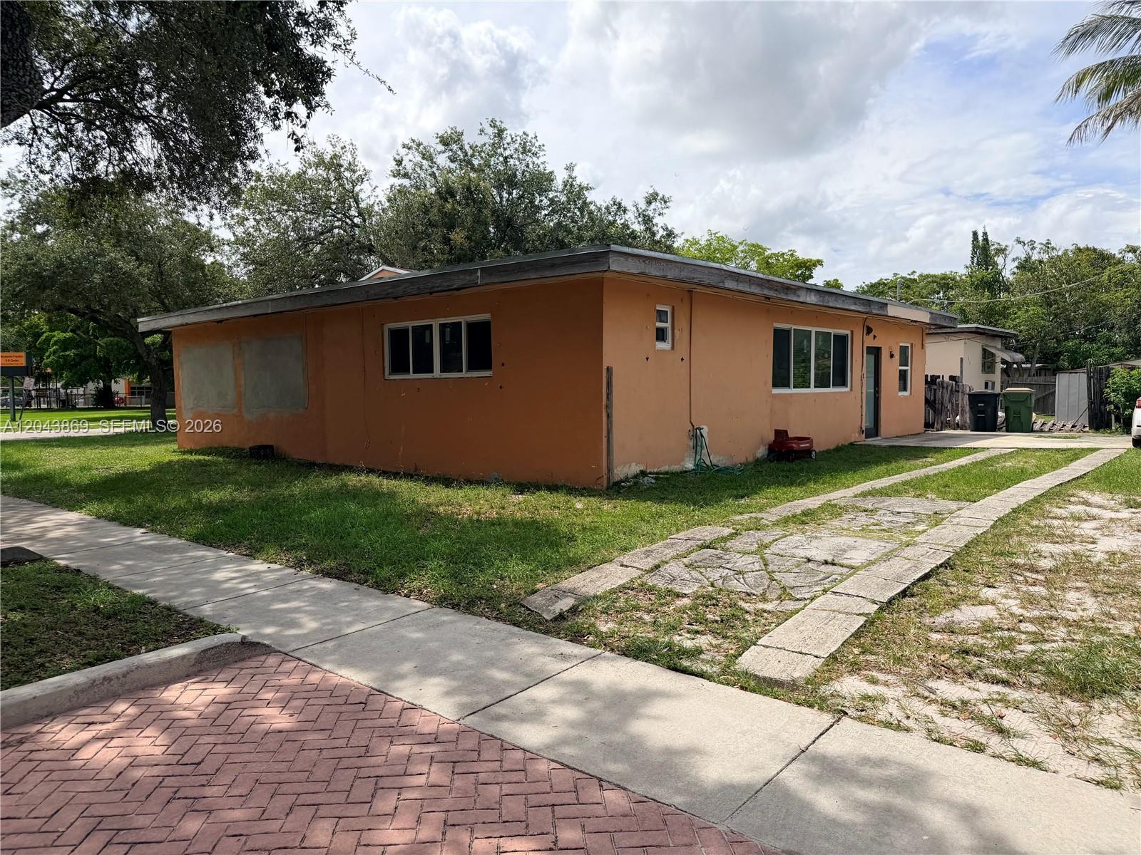 13105 NW 12th Ave, North Miami FL 33168 photo 3