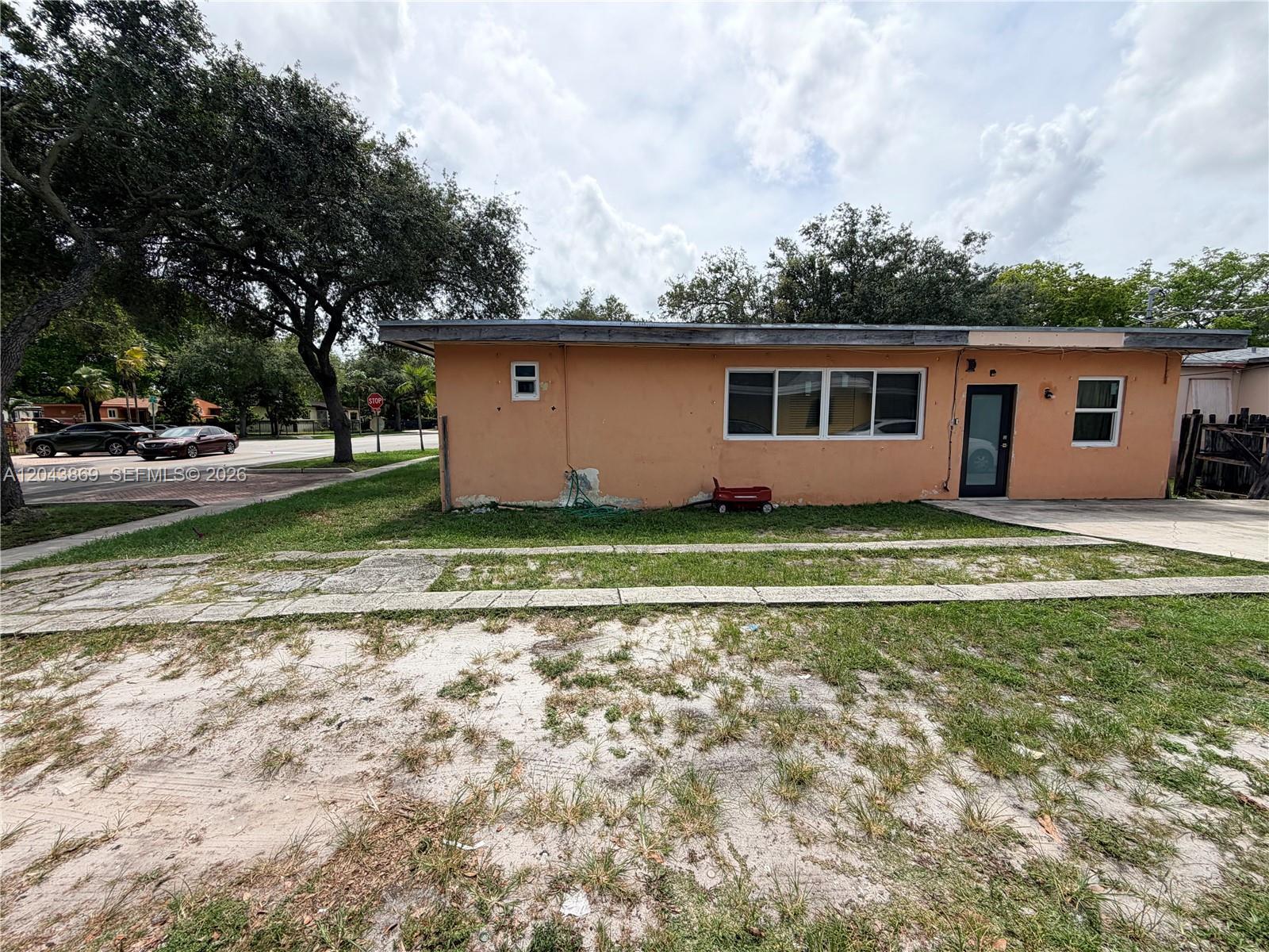 13105 NW 12th Ave, North Miami FL 33168 photo 4