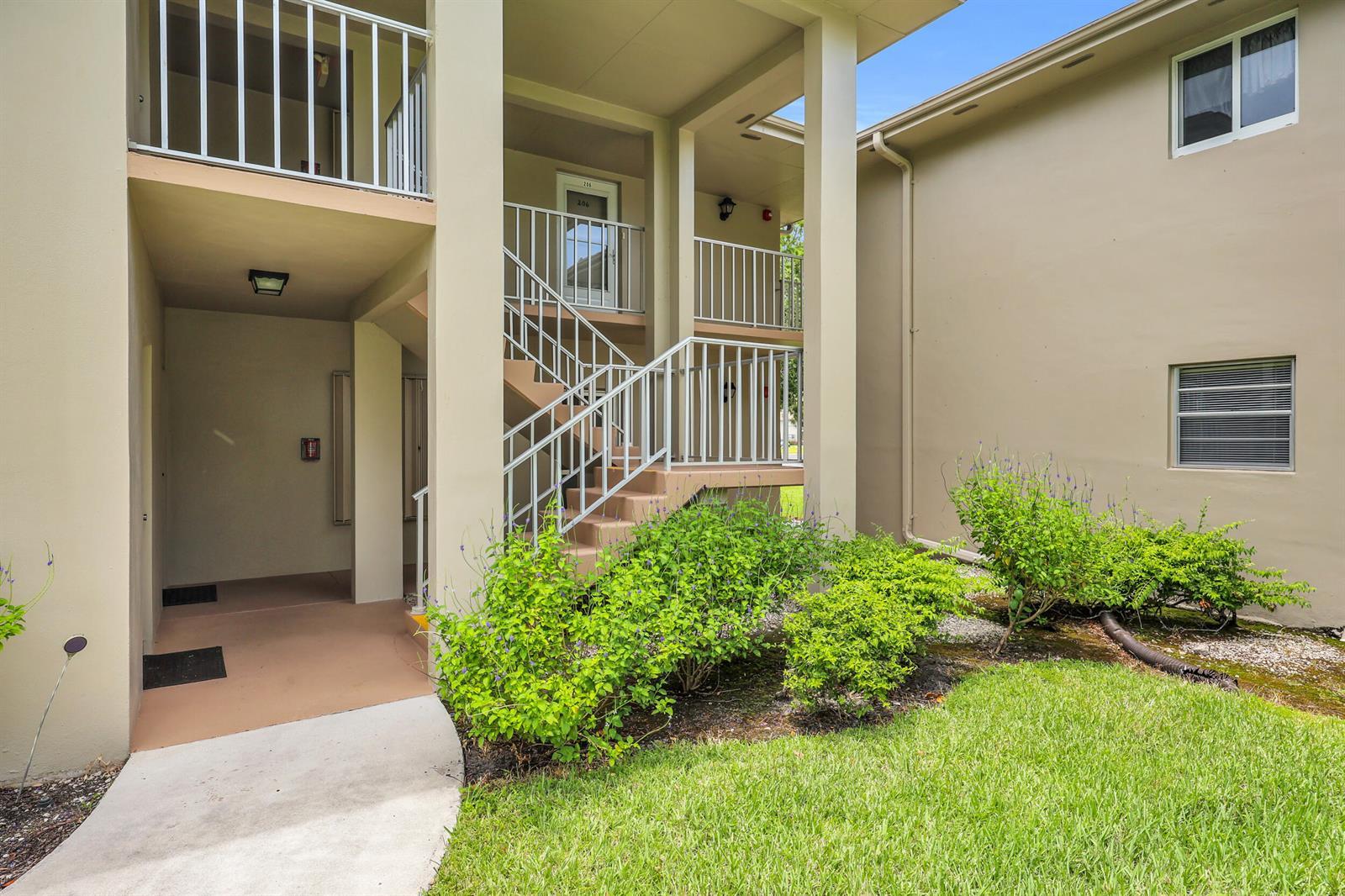 31 Lake Vista Trail # 205, Port St. Lucie FL 34952 photo 3