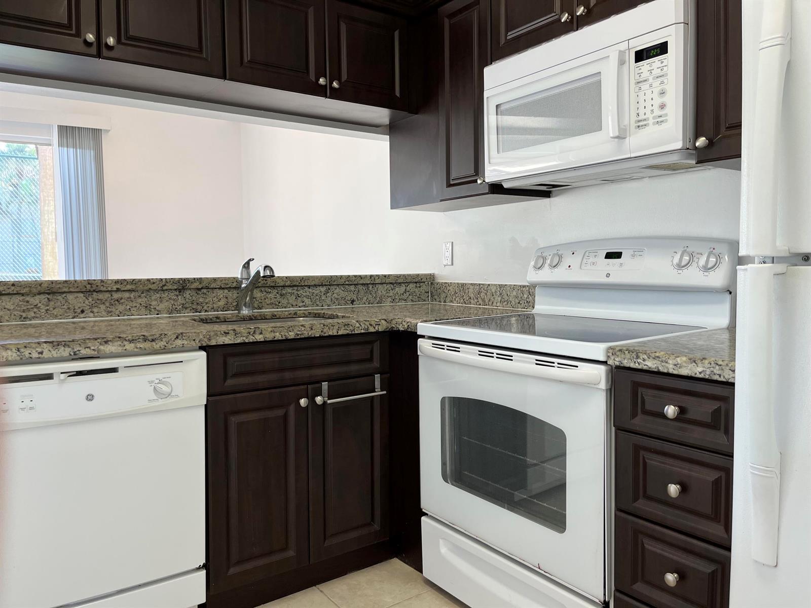 18106 Glenmoor Drive, West Palm Beach FL 33409 photo 5