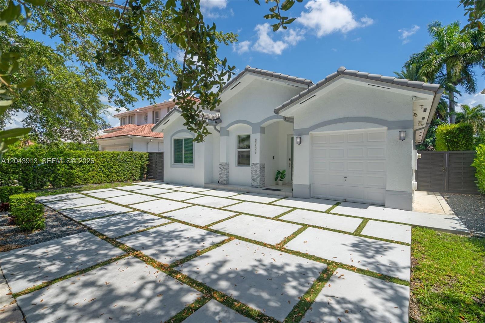 8757 NW 139 Ter, Miami Lakes FL 33018 photo 2