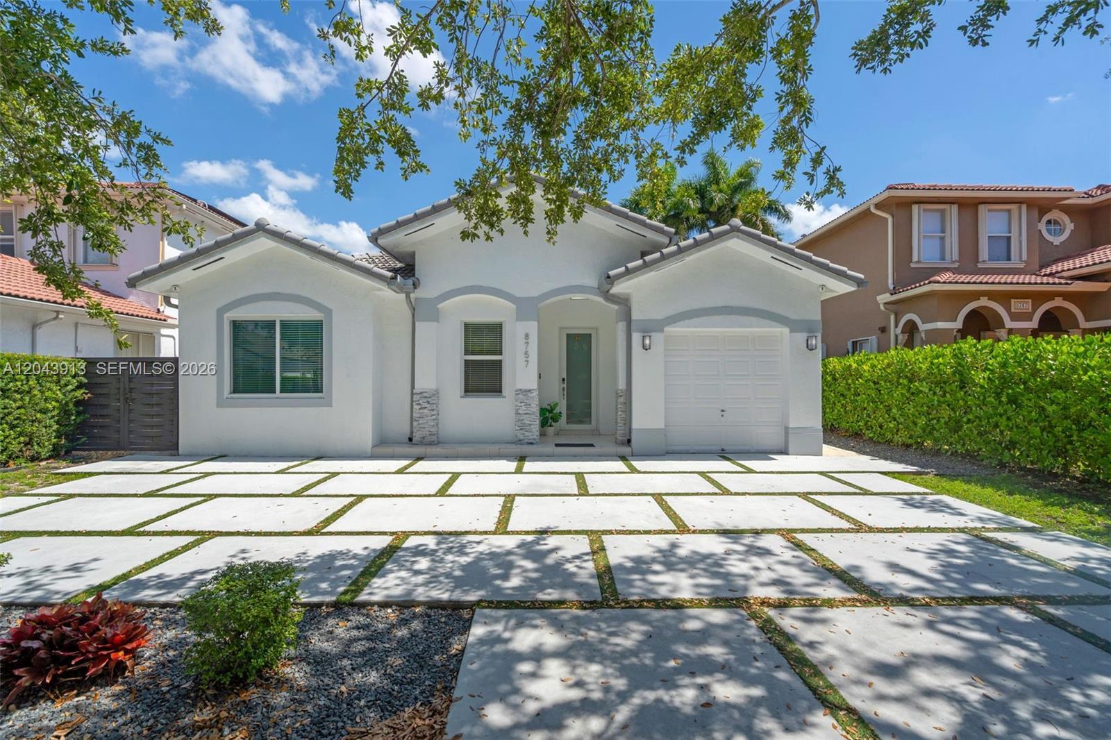 8757 NW 139th St, Miami Lakes FL 33018
