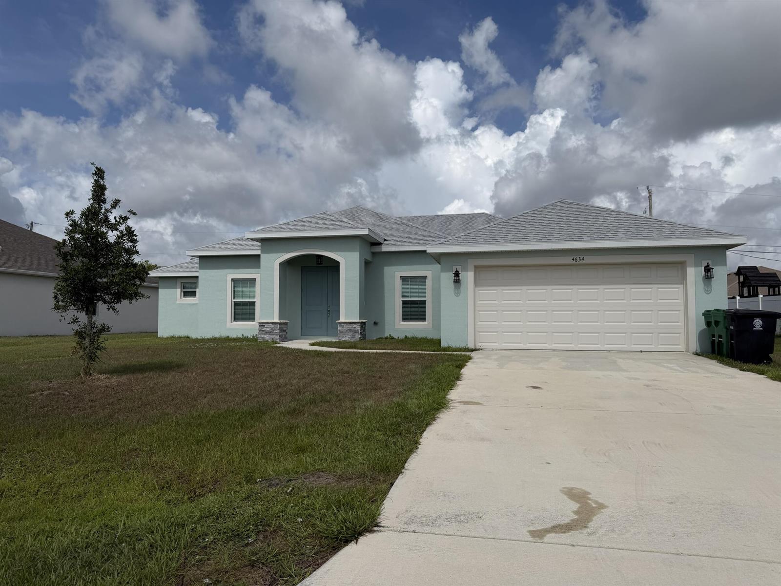 4634 SW Athena Drive, FL 34953 photo 2
