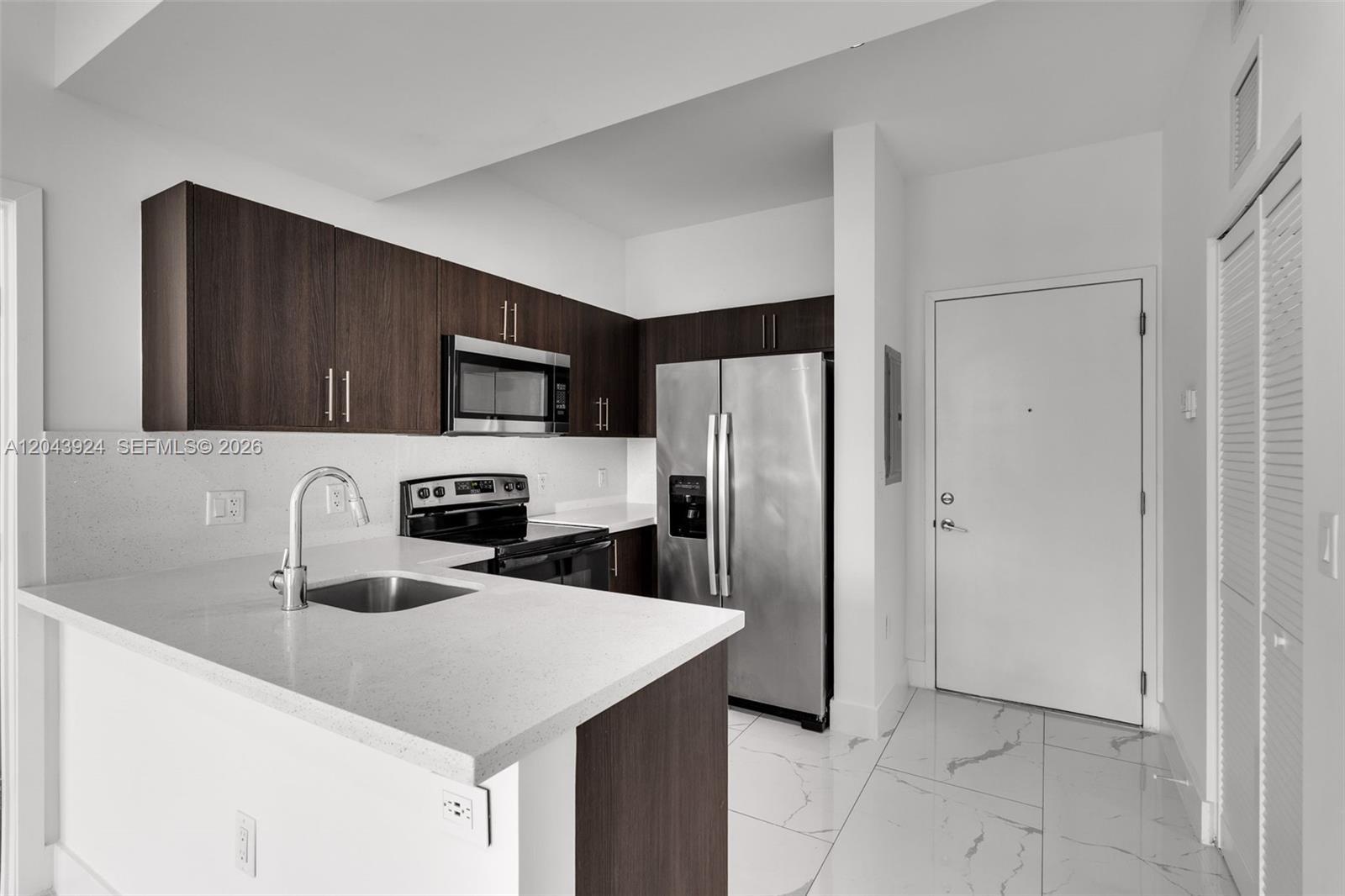 1 Curtiss Pkwy # 301, Miami Springs FL 33166 photo 4