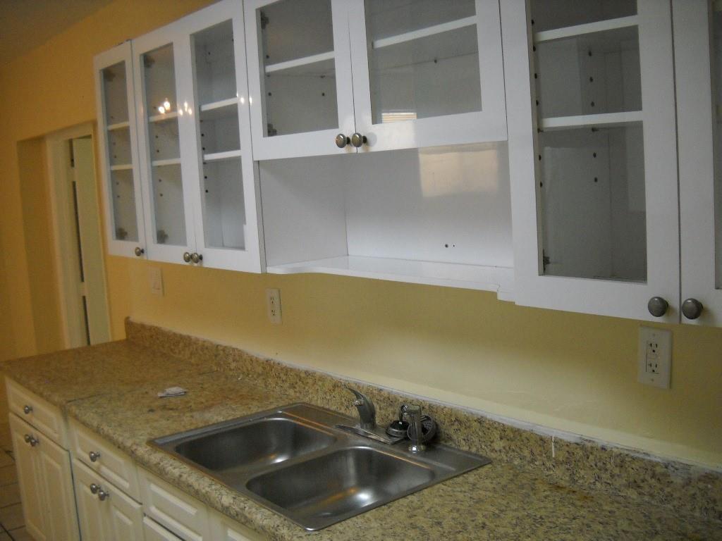 560 SW 51st Avenue, Margate FL 33068 photo 2