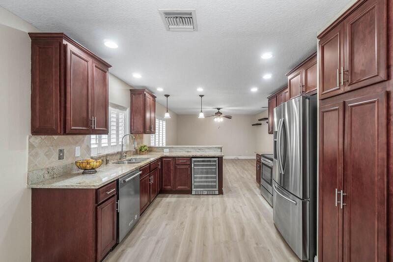 10425 Buena Ventura Drive, Boca Raton FL 33498 photo 5