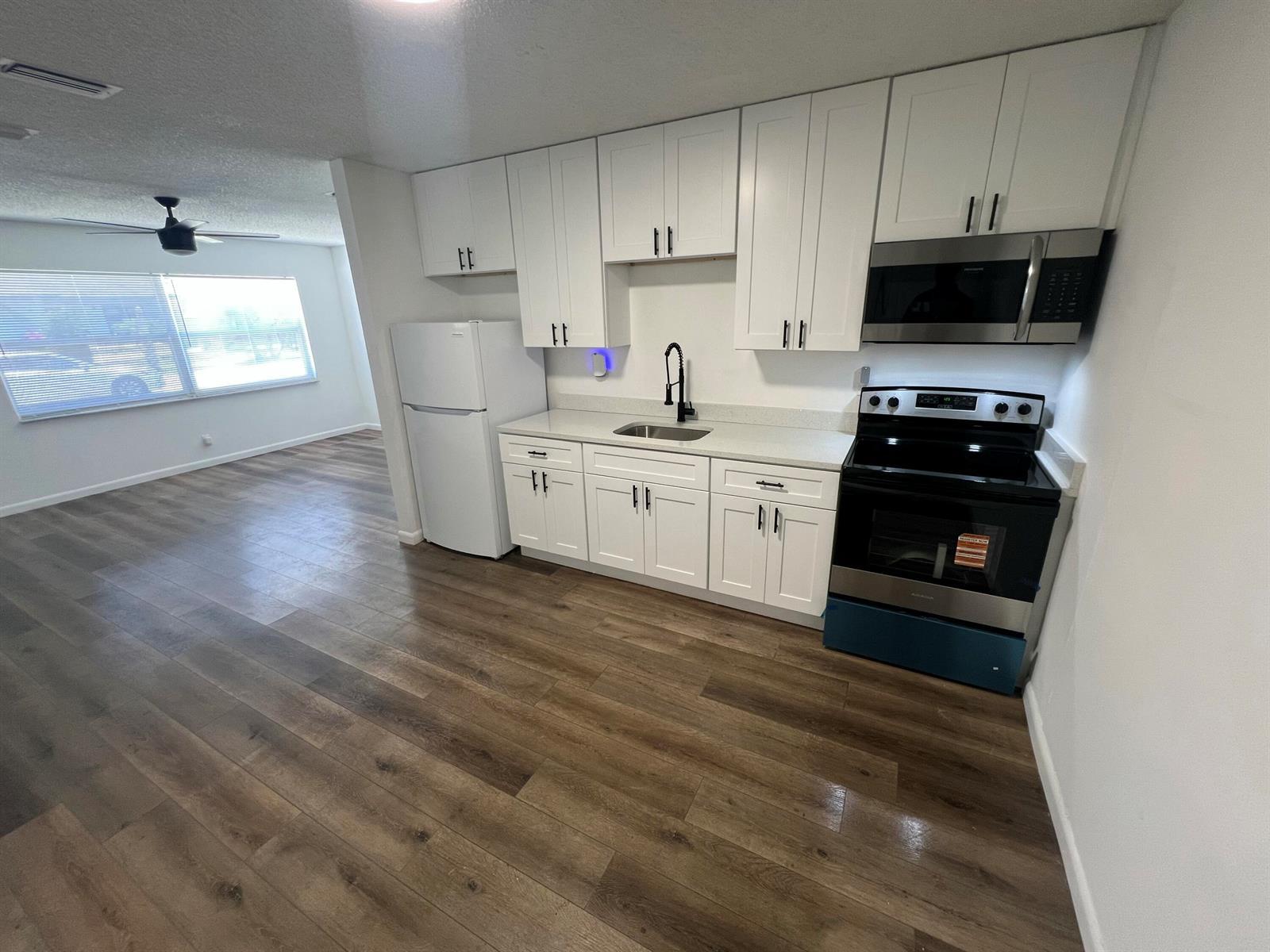 603 Clear Lake Avenue, West Palm Beach FL 33401 photo 5