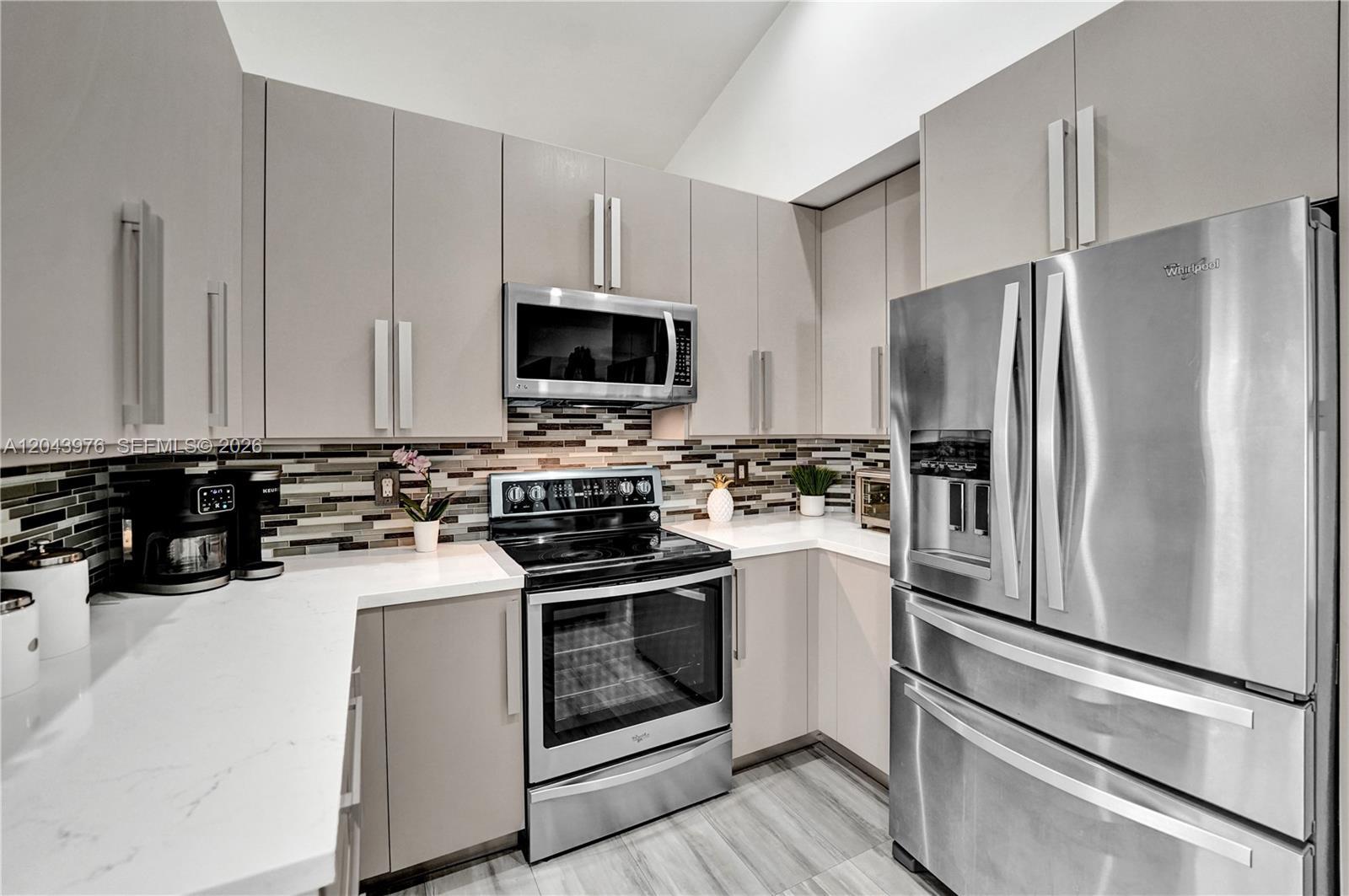 4444 Dogwood Cir, Weston FL 33331 photo 2
