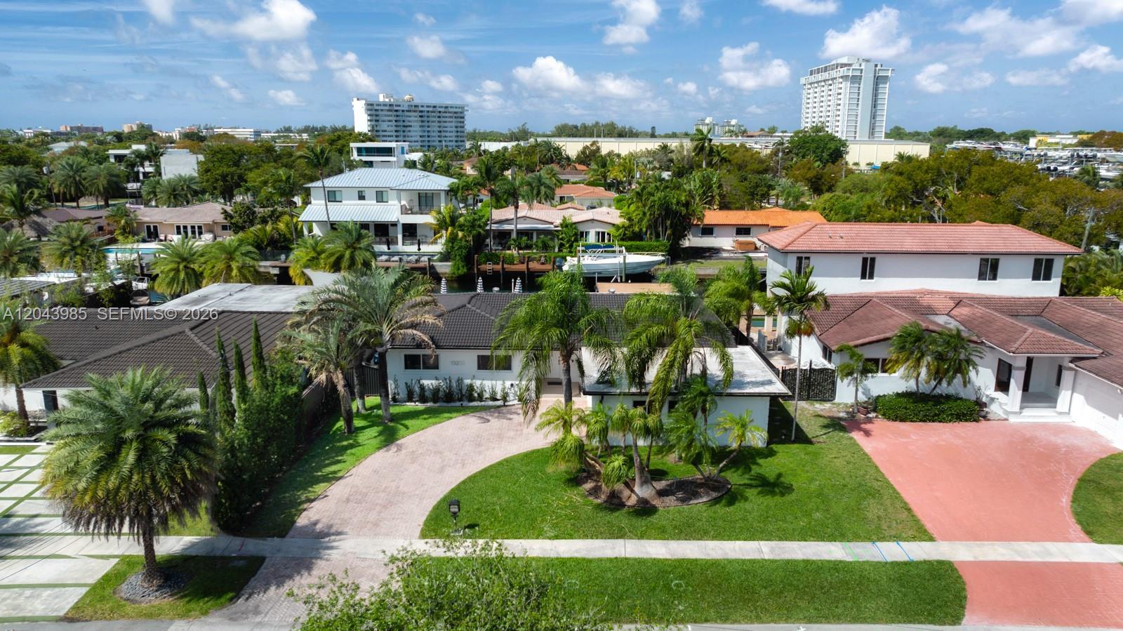 13200 Ortega Ln, North Miami FL 33181 photo 2