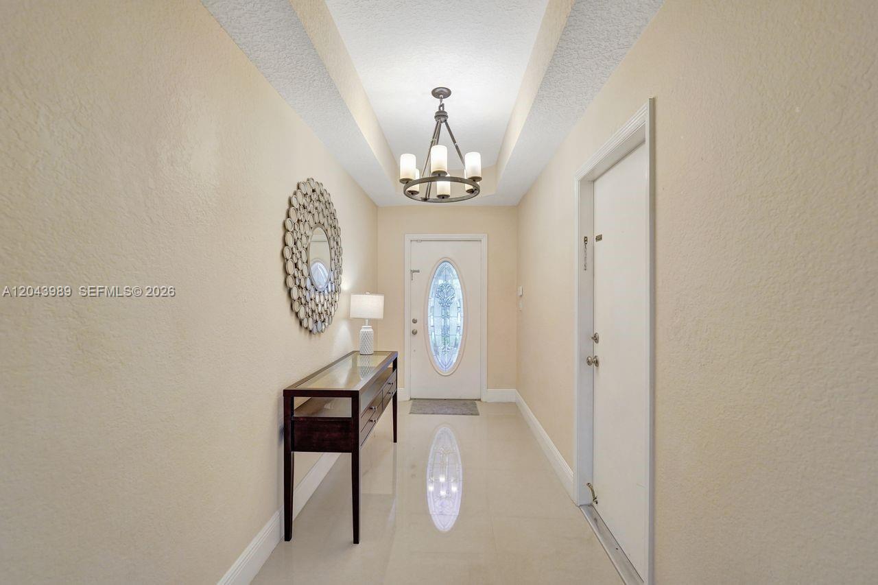 14003 N Cypress Cove Cir, Davie FL 33325 photo 5