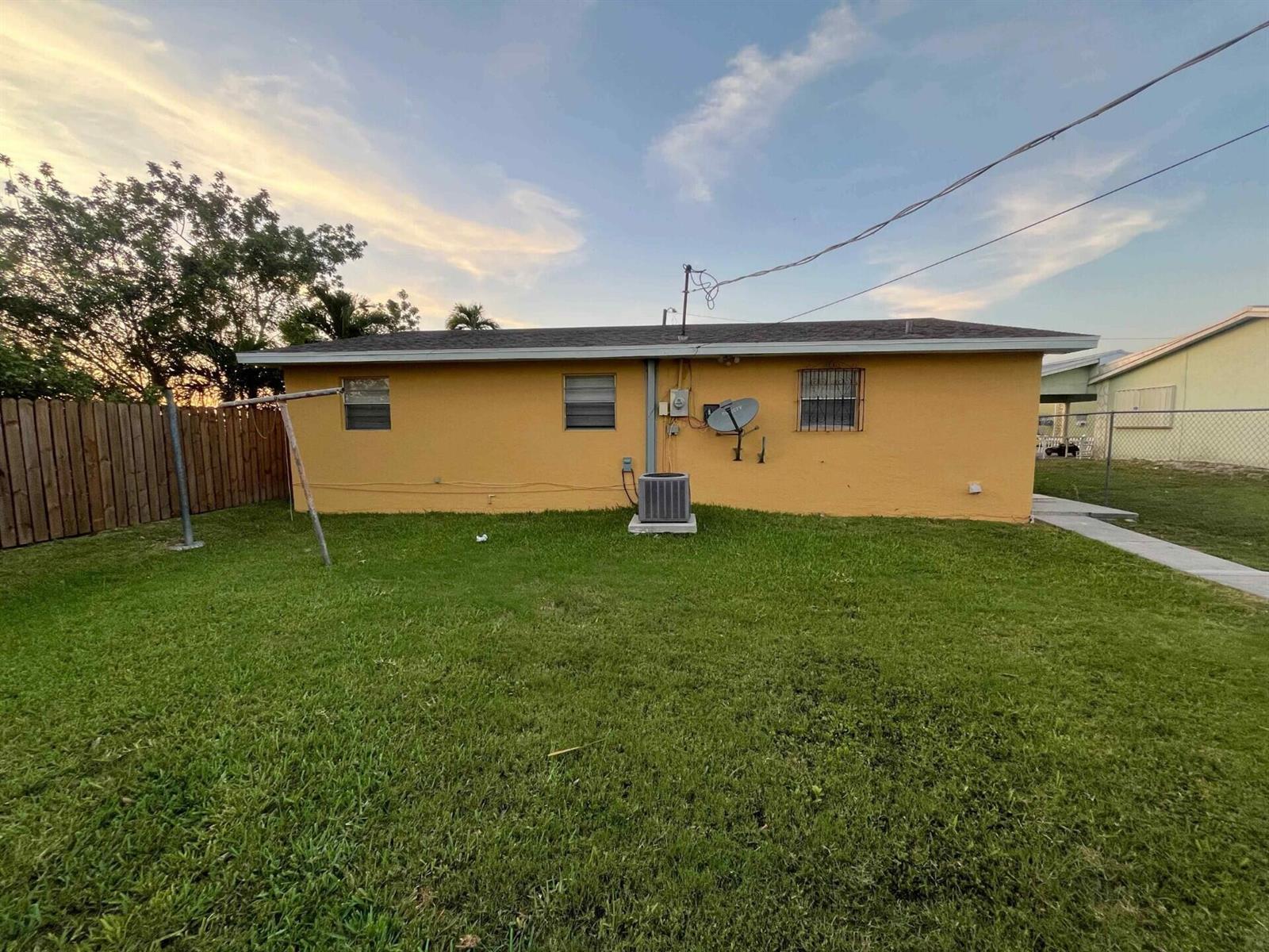 442 N Cocoanut Road, Pahokee FL 33476 photo 2