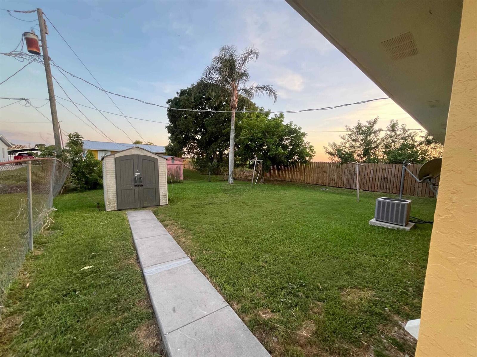 442 N Cocoanut Road, Pahokee FL 33476 photo 3