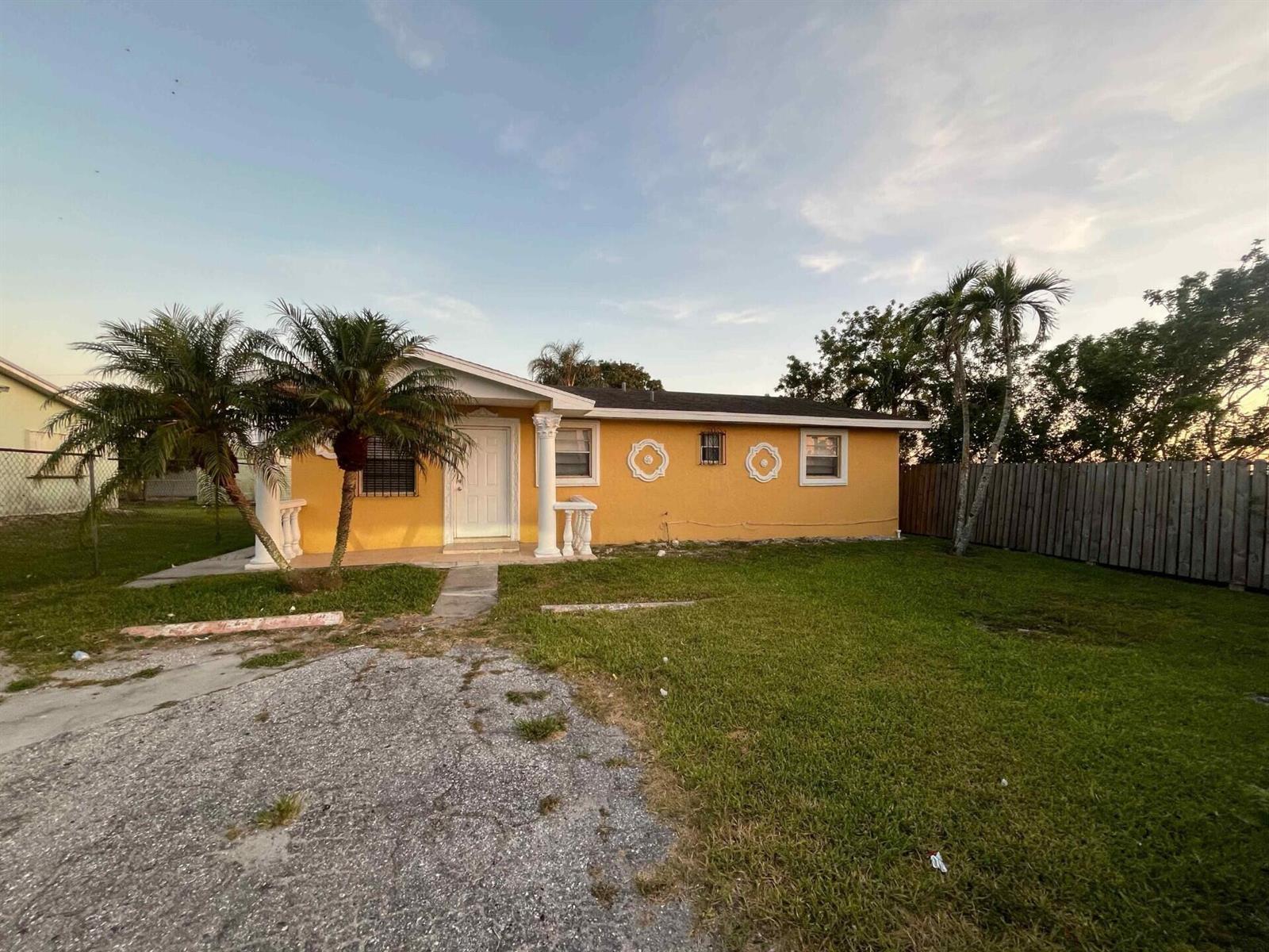 442 N Cocoanut Road, Pahokee FL 33476