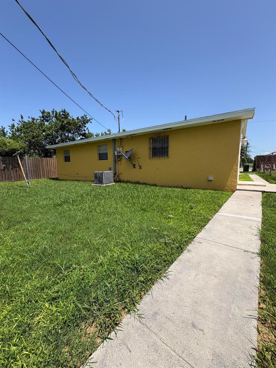442 N Cocoanut Road, Pahokee FL 33476 photo 4