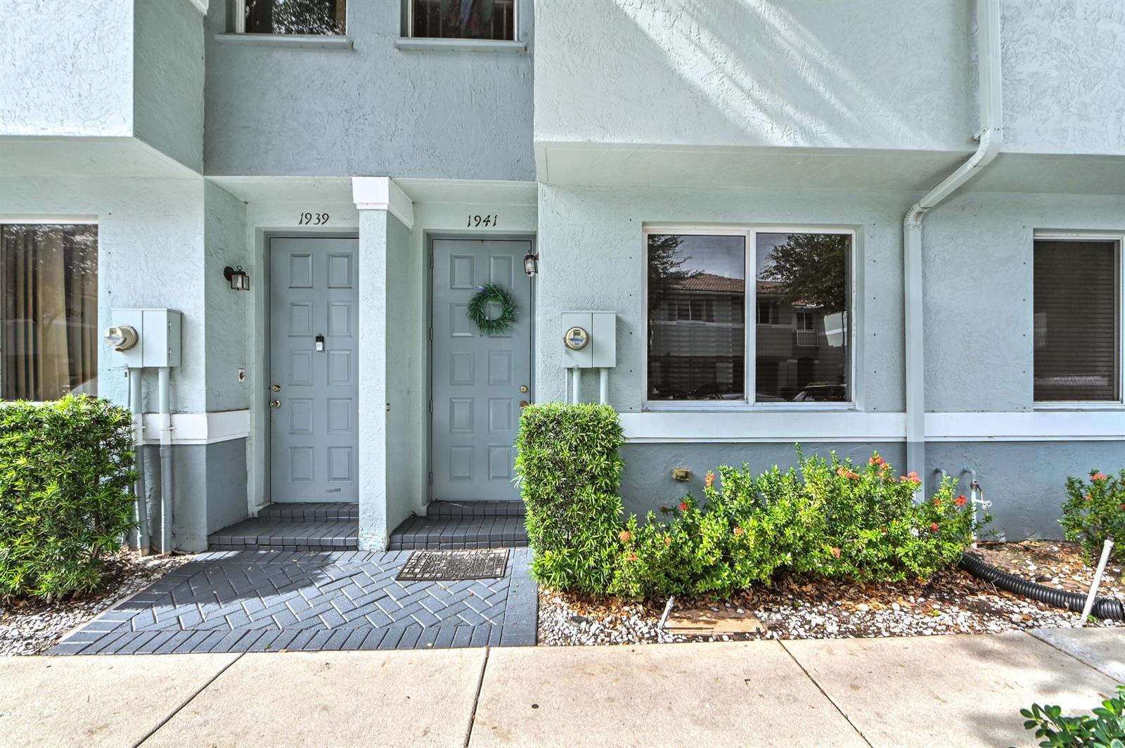 1941 Gardenia Court, Riviera Beach FL 33404 photo 2