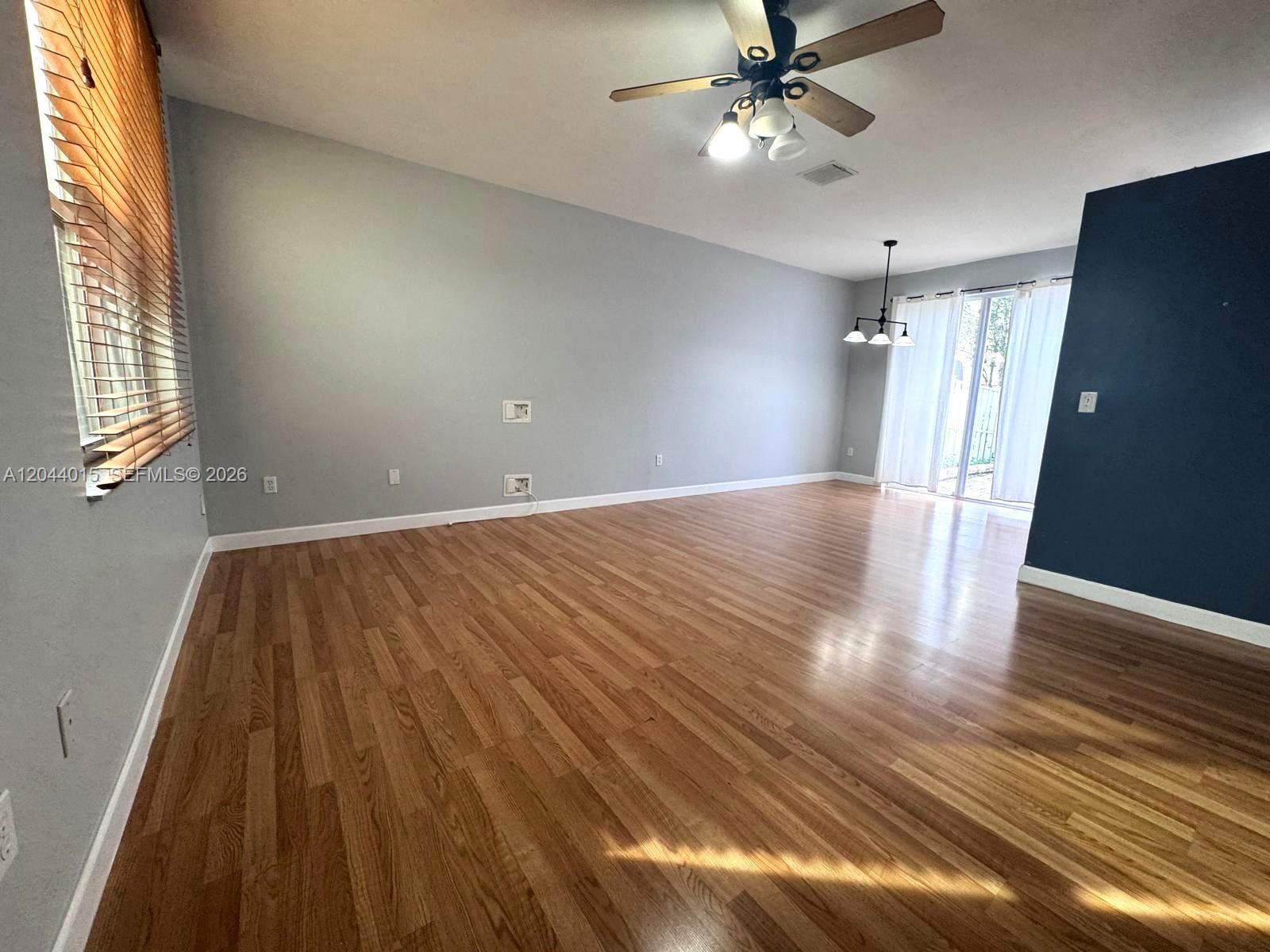 1435 NW 154th Ln, Pembroke Pines FL 33028 photo 3