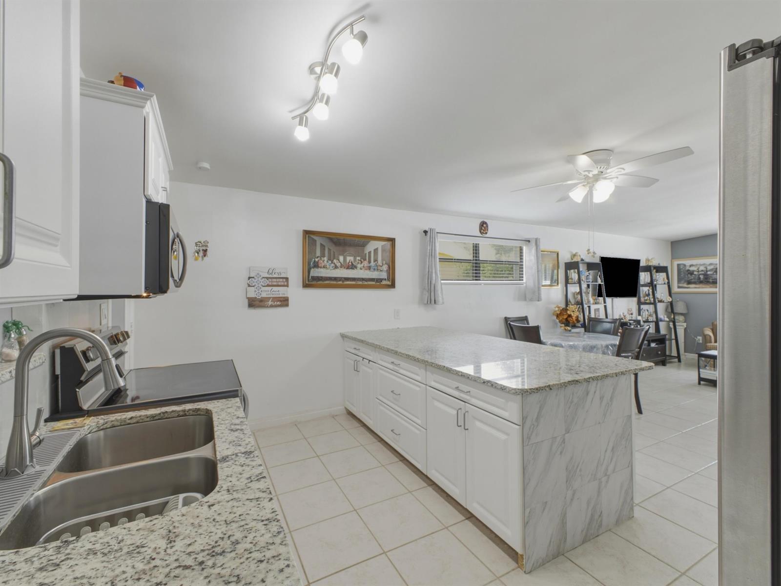 754 Hibiscus Drive, Royal Palm Beach FL 33411 photo 5