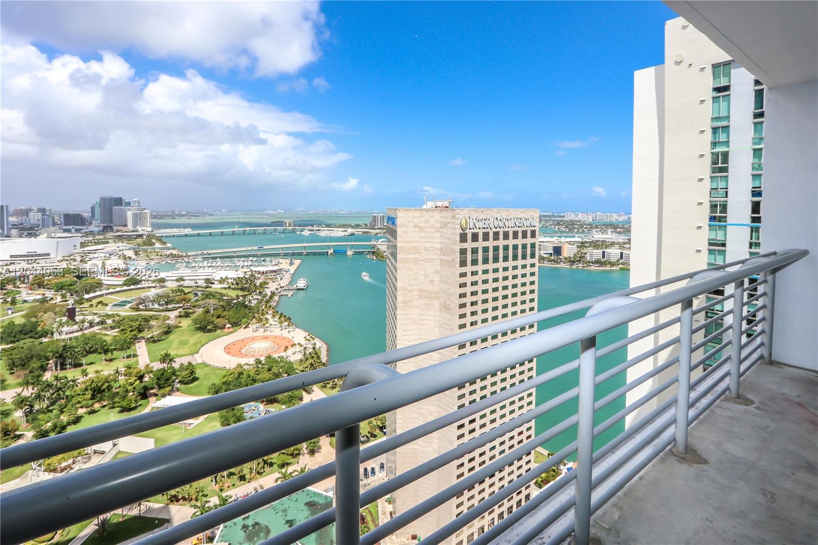 325 S Biscayne Blvd # 3616, Miami FL 33131 photo 2