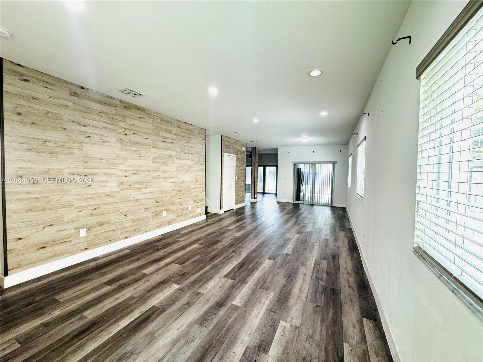 363 NE 35th Ter, Homestead FL 33033 photo 4
