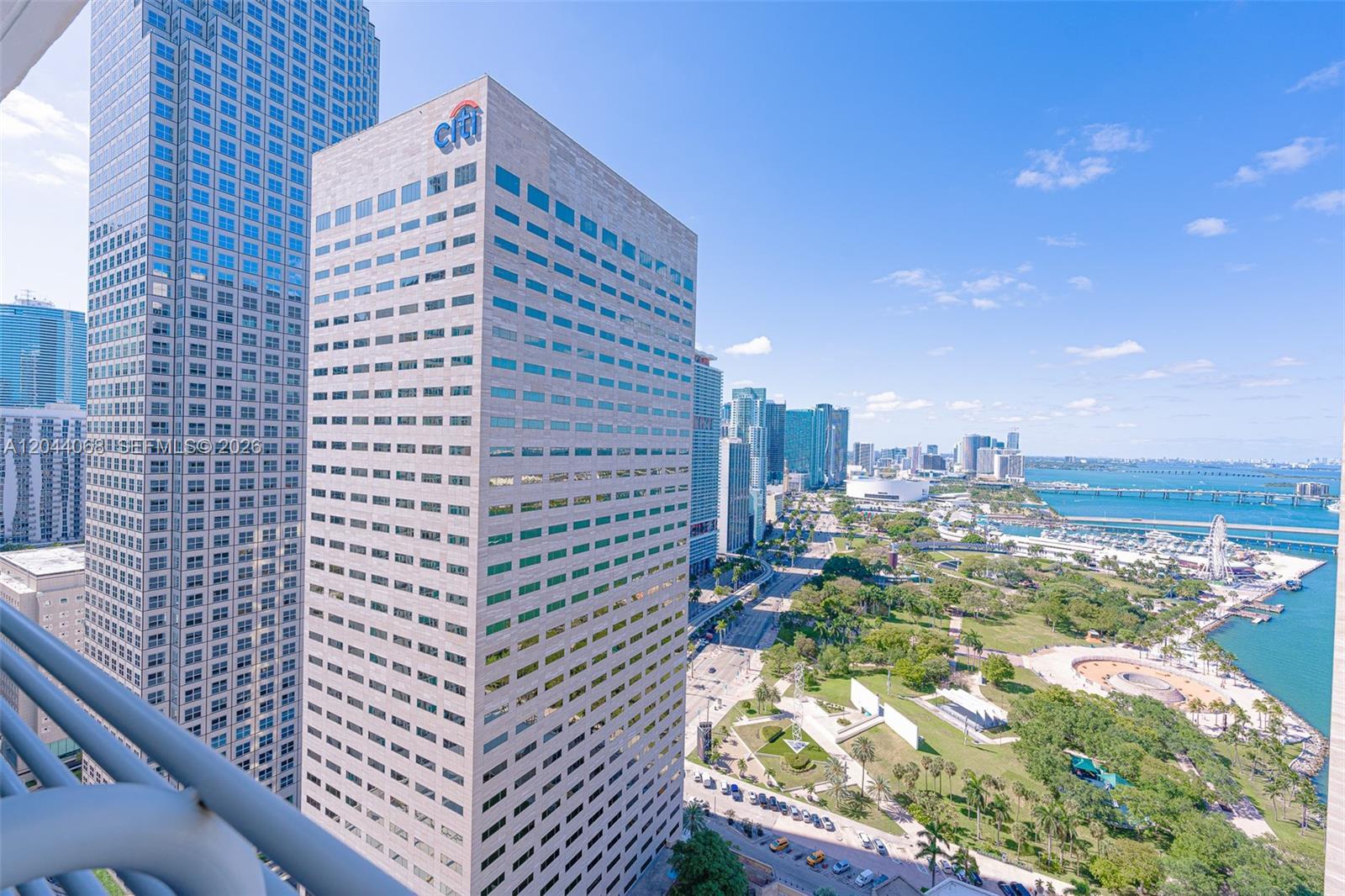 325 S Biscayne Blvd # 3624, Miami FL 33131 photo 2