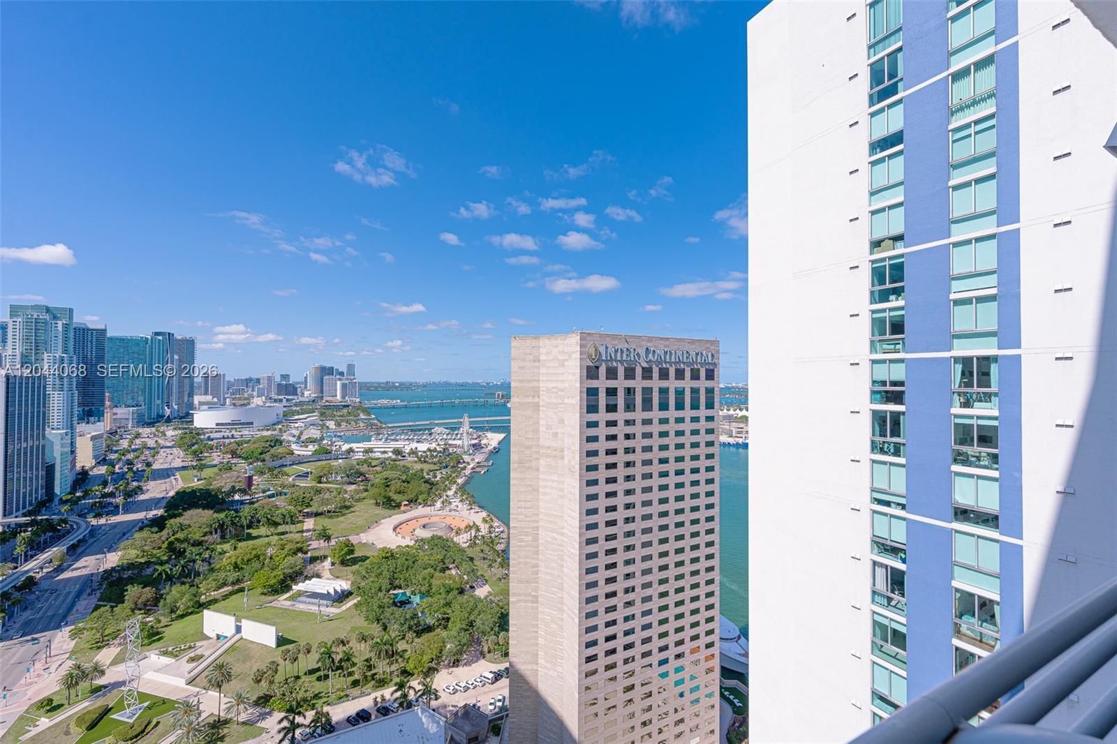 325 S Biscayne Blvd # 3624, Miami FL 33131 photo 3